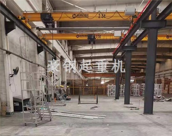 昆山鋁業(yè)單梁起重機(jī)