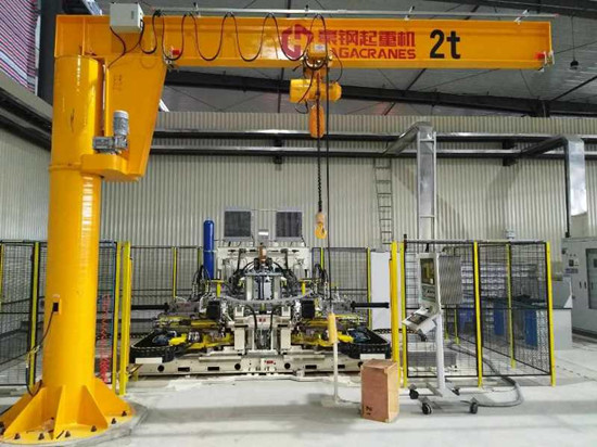 豪鋼起重機(jī)為上海寶敏科提供2t懸臂吊一臺(tái) 豪鋼起重機(jī)為上海寶敏科提供2t懸臂吊一臺(tái)