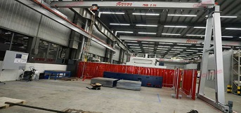 上海三菱電梯與豪鋼合作半門(mén)式單梁起重機(jī)